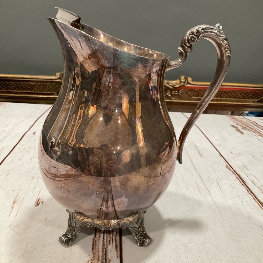 VINTAGE F.B ROGERS SILVERSMITH PITCHER WITH ICE‎ LIP